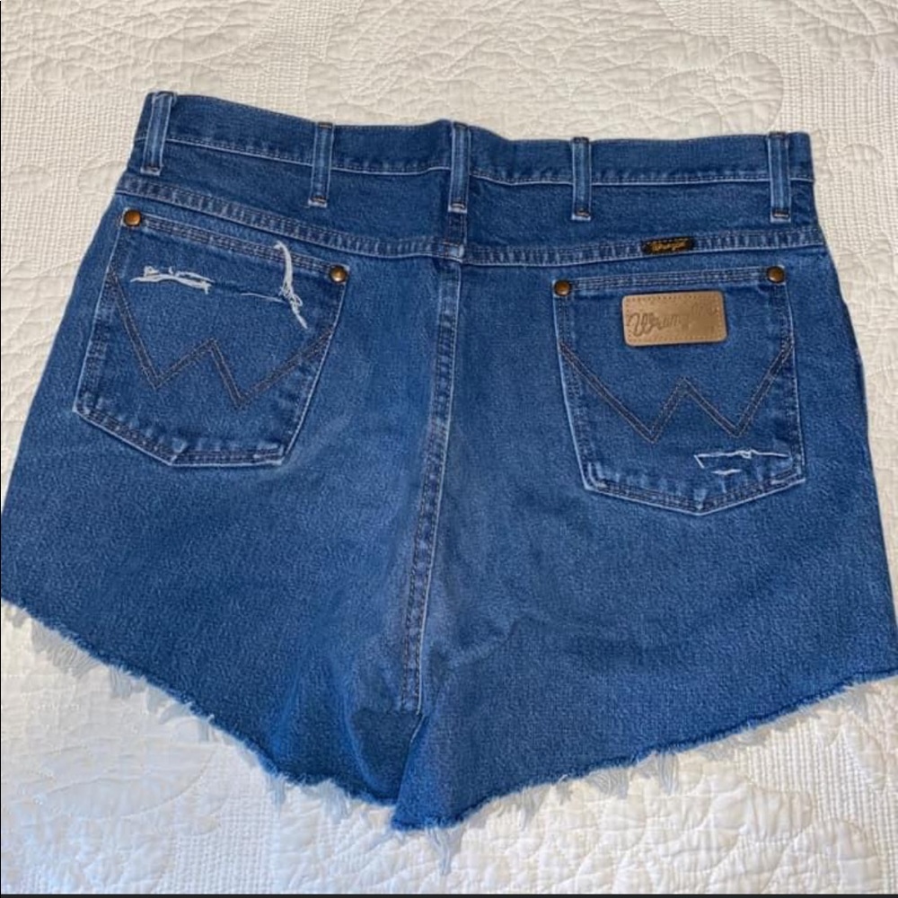 Wrangler denim shorts 
***Size 36x32***
No stretch, true denim